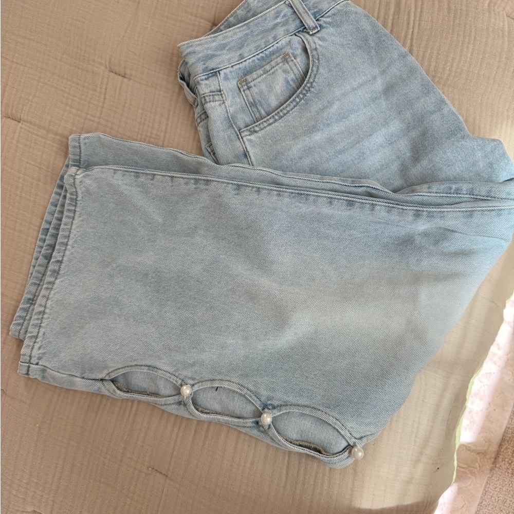 Light Wash Pearl-Trim Women's Jeans
